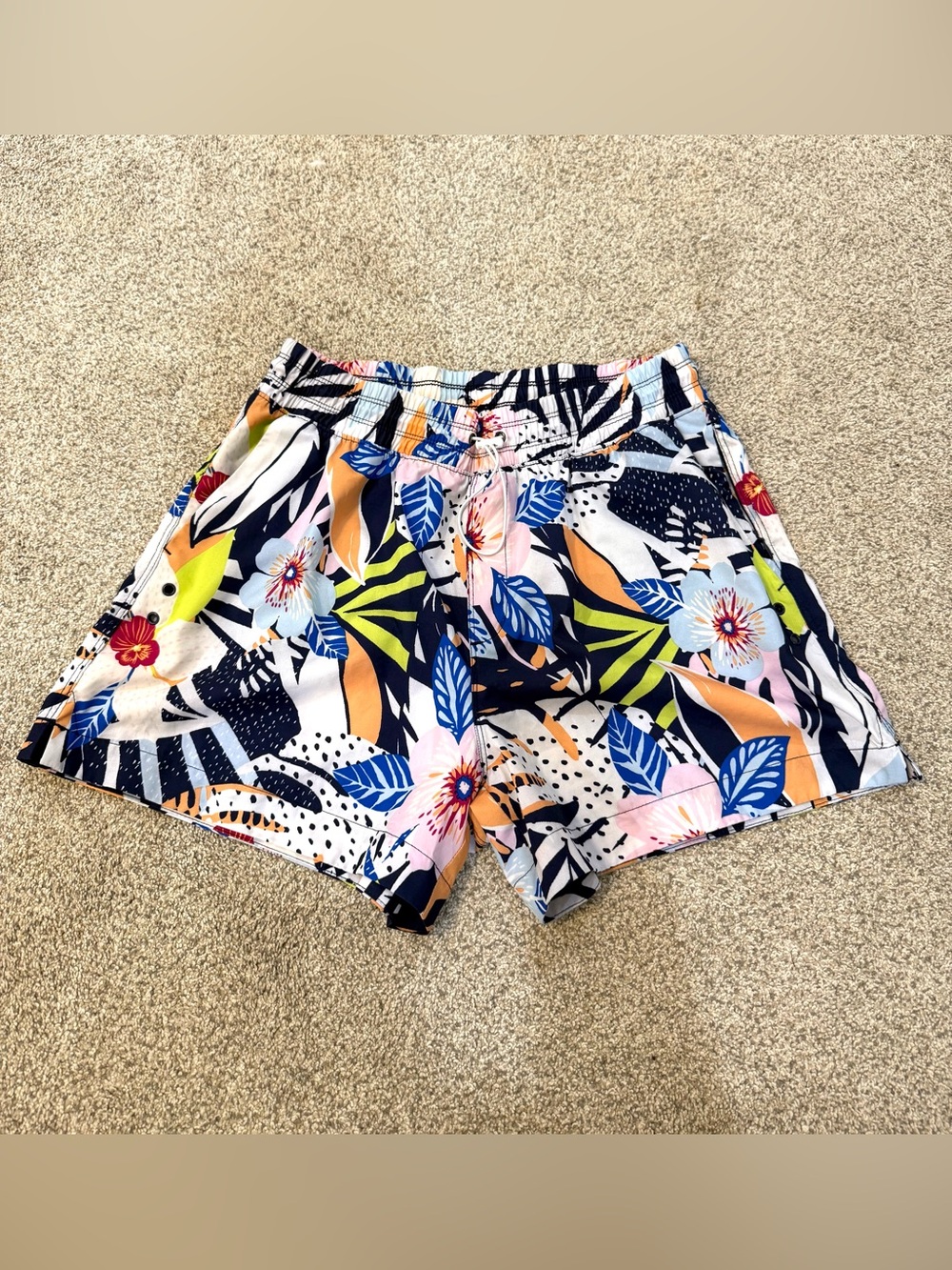 Old Navy Activewear Floral Stretchtech High-Rise Tropical Athletic Shorts Medium